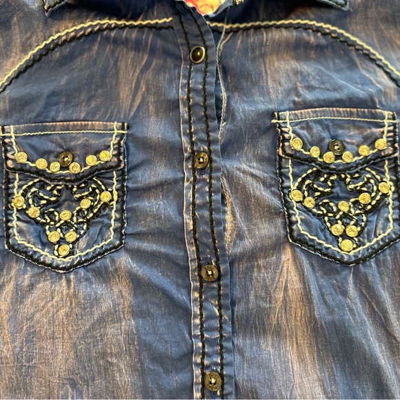 ROAR - Picture 2 of 8